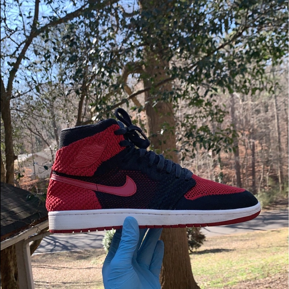 Air Jordan 1 Retro High Flyknit Bred